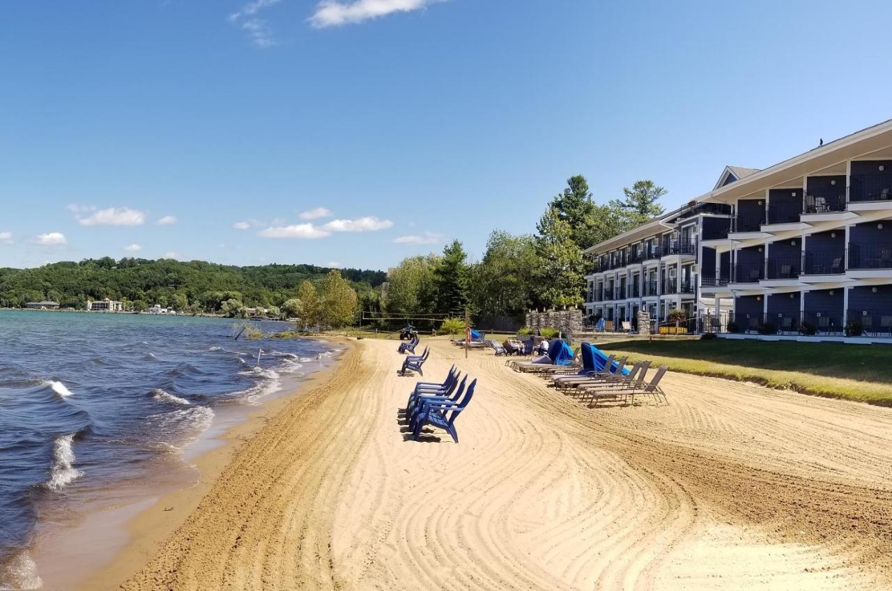 Pointes North Beachfront Resort Hotel Traverse City Exterior photo