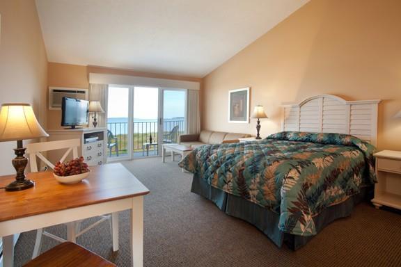 Pointes North Beachfront Resort Hotel Traverse City Room photo