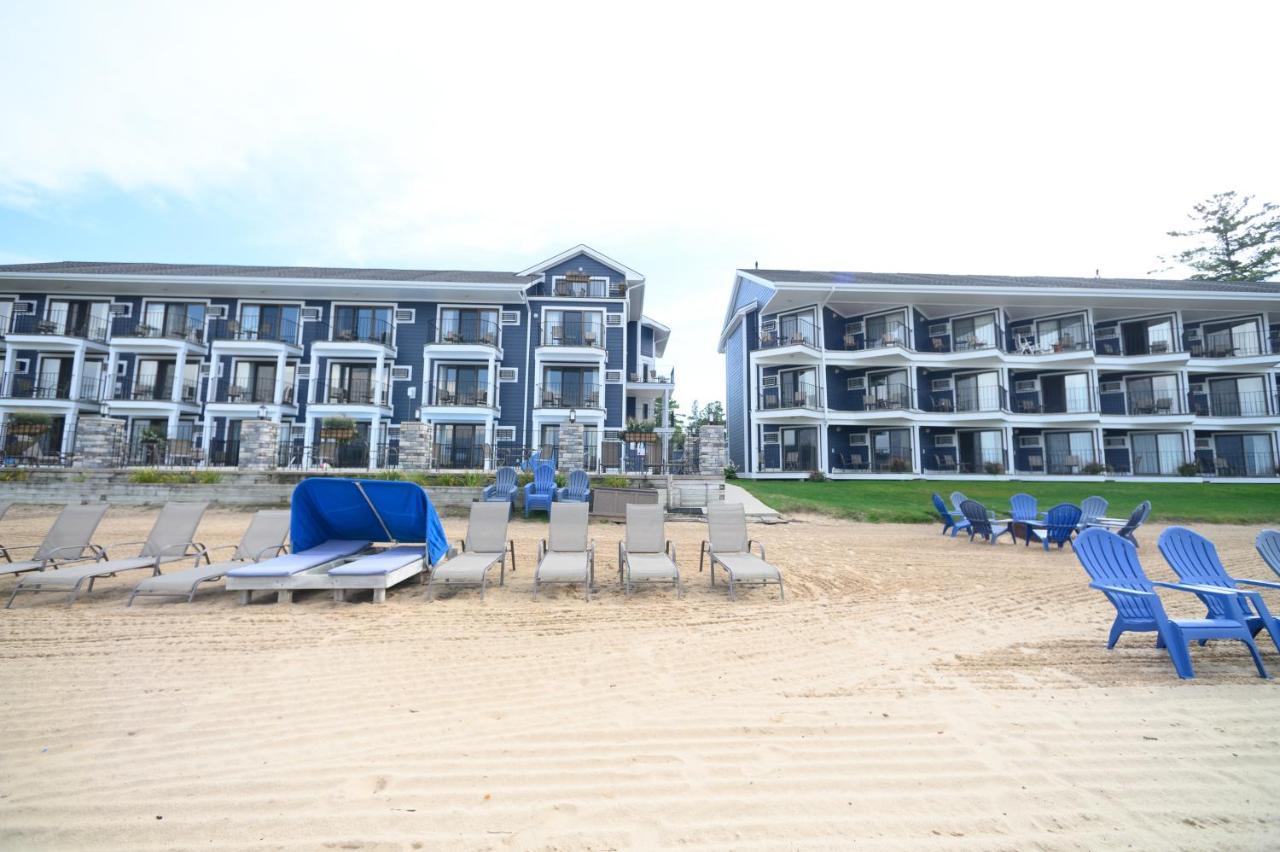 Pointes North Beachfront Resort Hotel Traverse City Exterior photo